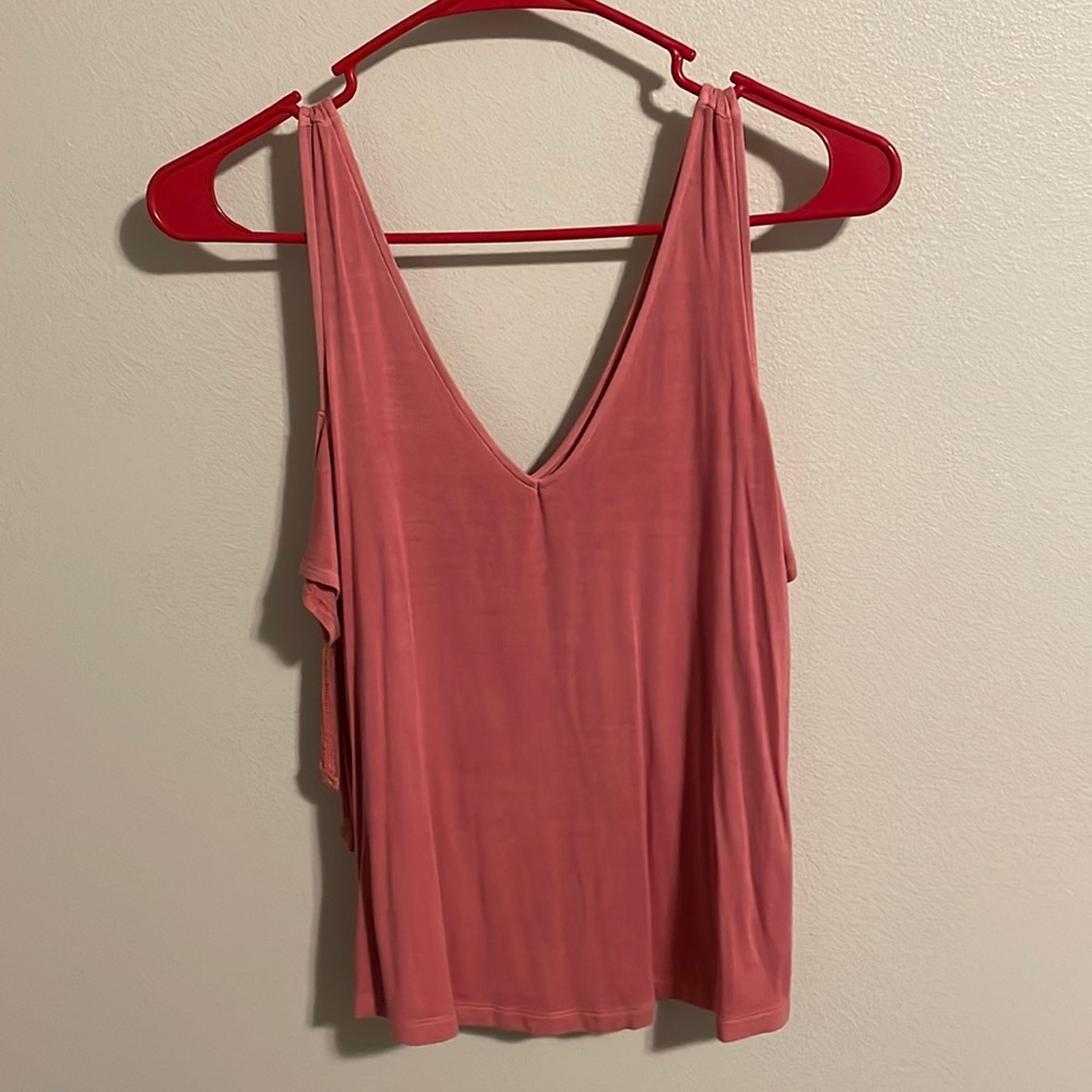 Soft and sexy cold shoulder